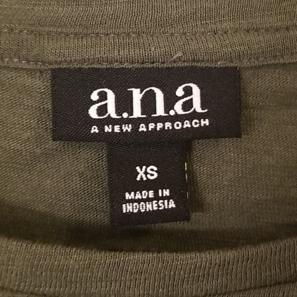 NWT a.n.a Oregano High Low Embellished Shoulder T - Picture 2 of 10